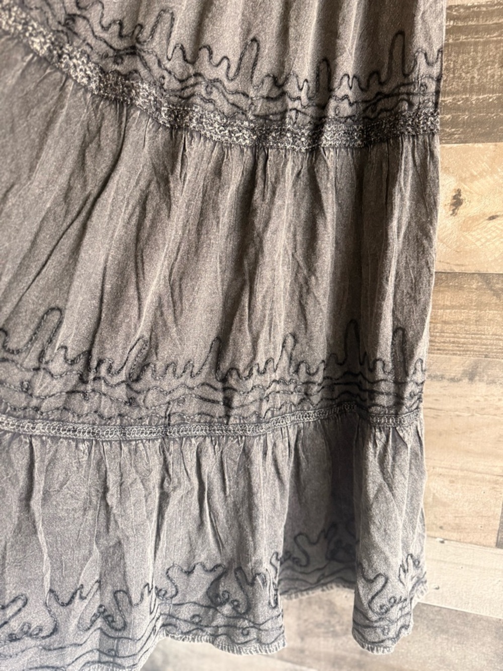 Boho-chic Off-Shoulder Grey Smocked Maxi Dress - Picture 3 of 8